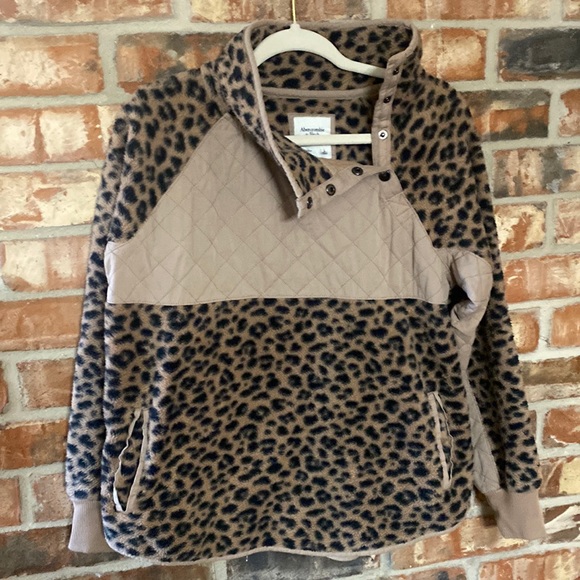 Abercrombie & Fitch Tops - Abercrombie and Fitch leopard fleece pullover